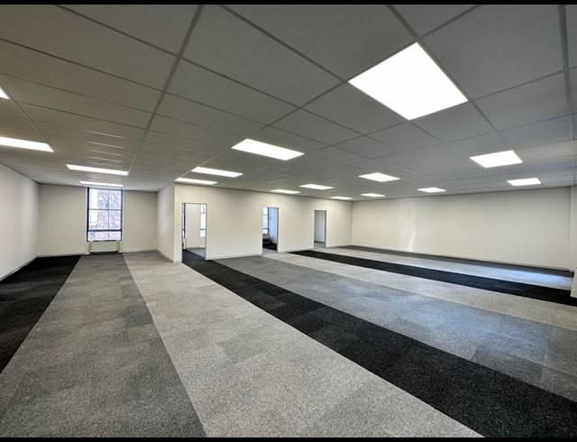 2,000M² OFFICE TO LET IN ROSEBANK